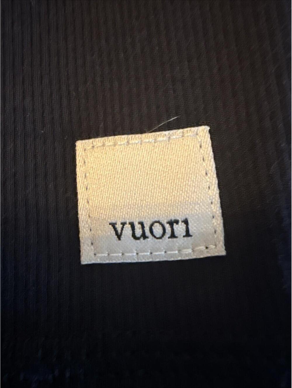 VUORI Womens Cove Twist Sawyer Cropped Long Sleeve Top Size M  Black Yoga Gym - Picture 3 of 9